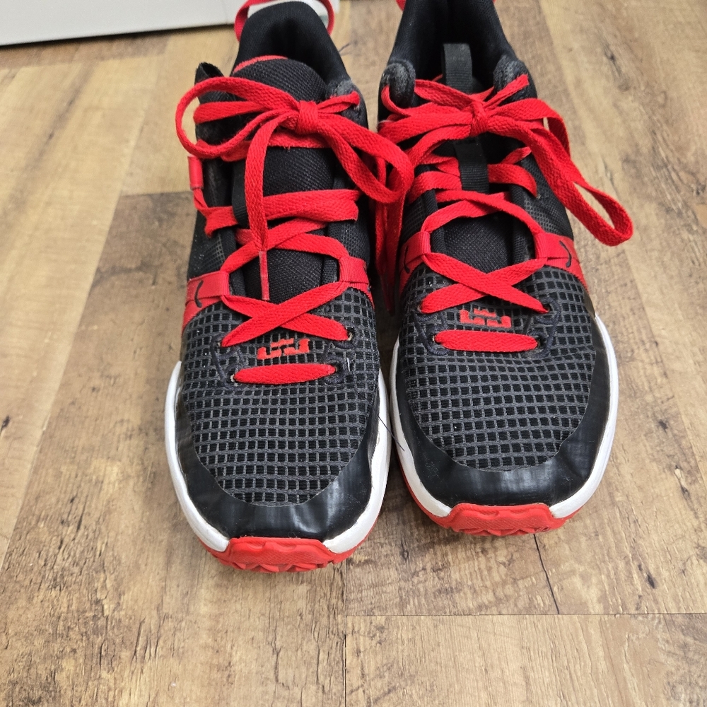 Nike Lebron Witness 7 Basketball Black/red And White Sneakers,  6.5 Y - Picture 3 of 12